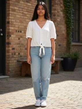 Jane and Delancey White V-Neck Tie-Front Short Sleeve Top